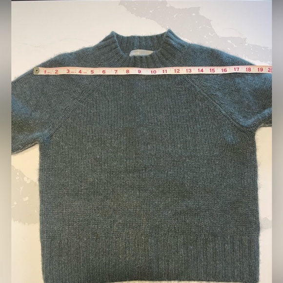 VINCE  cashmere green sweater, size small - Picture 6 of 7